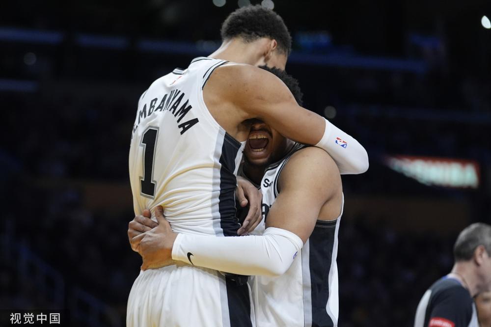 队员却逆风 队员却逆风